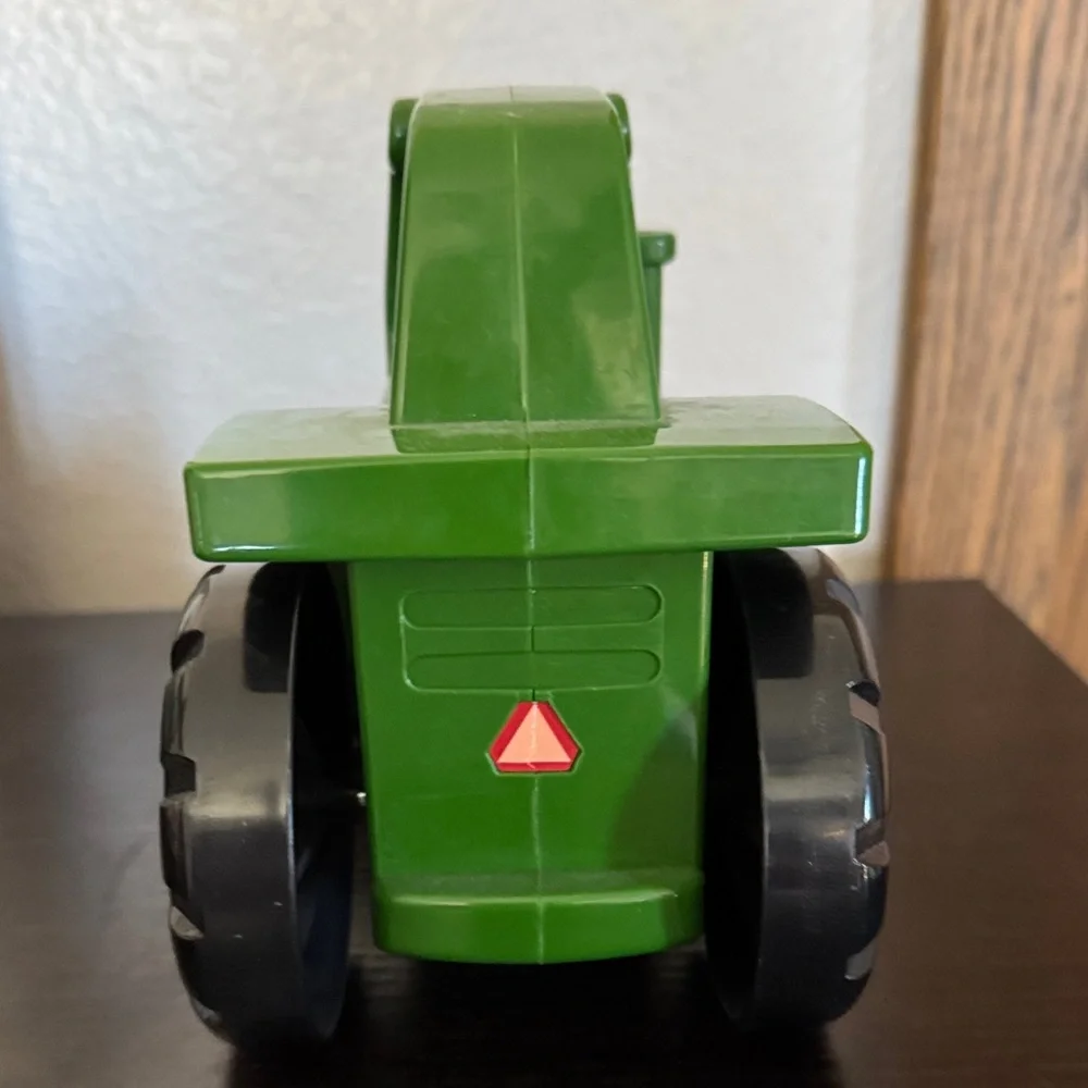 John Deere‎ Green and Black Toy Tractor Flashlight